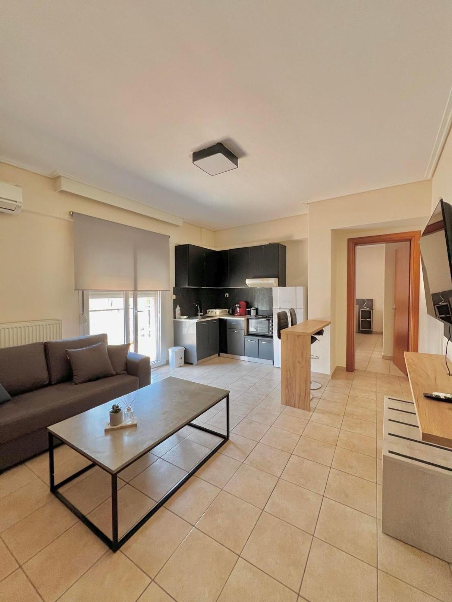 Central Appartment 2 With Parking Larissa Esterno foto